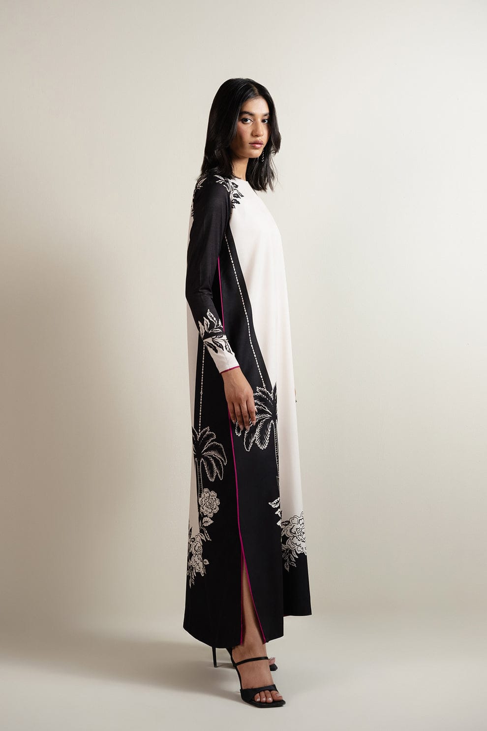 Black & White Floral Palm Long Maxi – Elegant Evening Wear