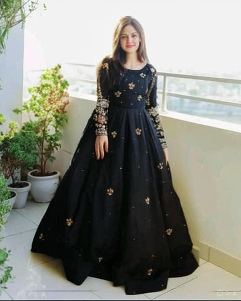 Sequence Boti With Thread Zarri Work Maxi Three Piece