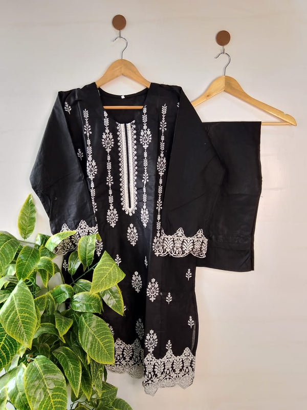 Monochrome Magic – 2-Piece Cotton Set (Black & White)