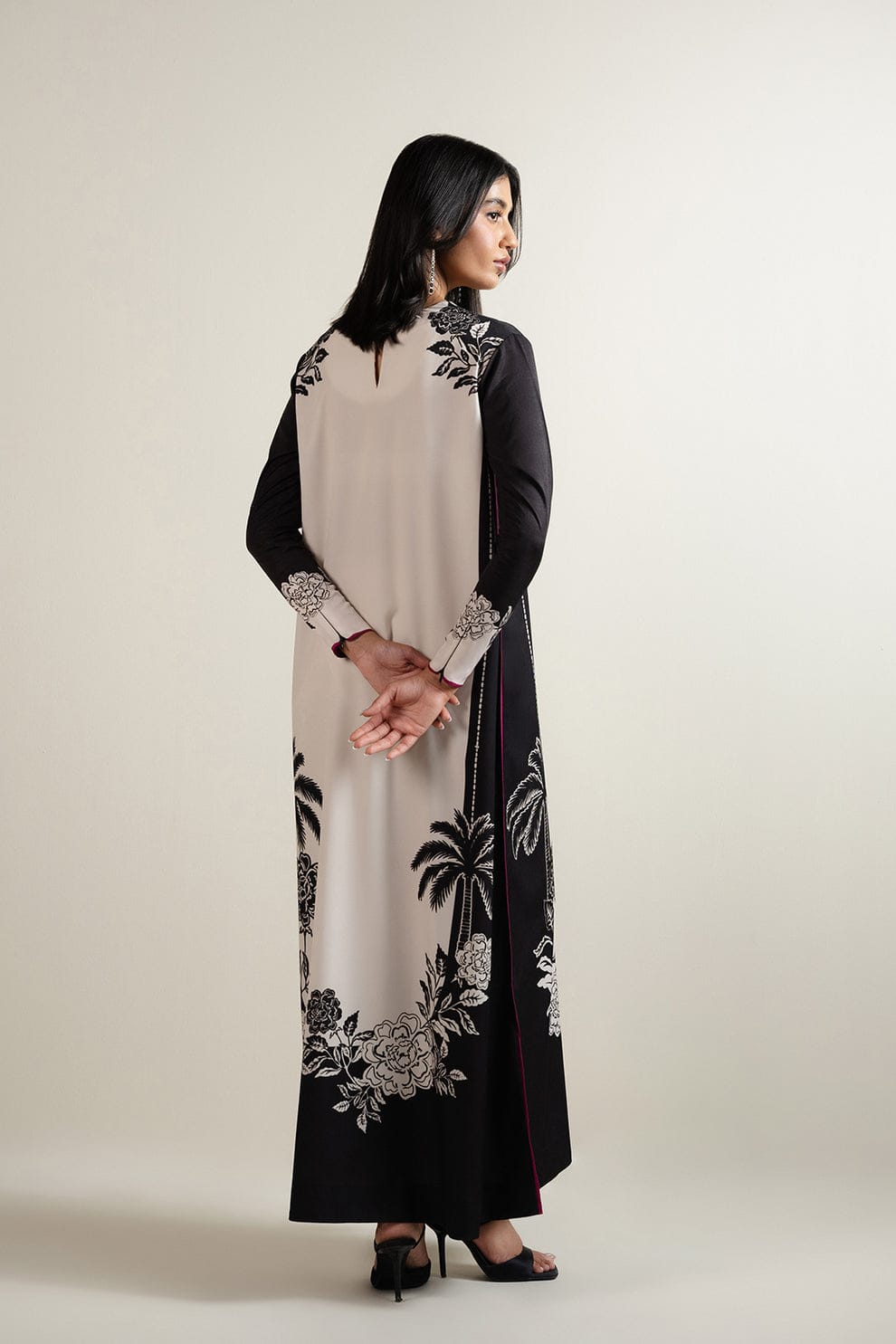 Black & White Floral Palm Long Maxi – Elegant Evening Wear