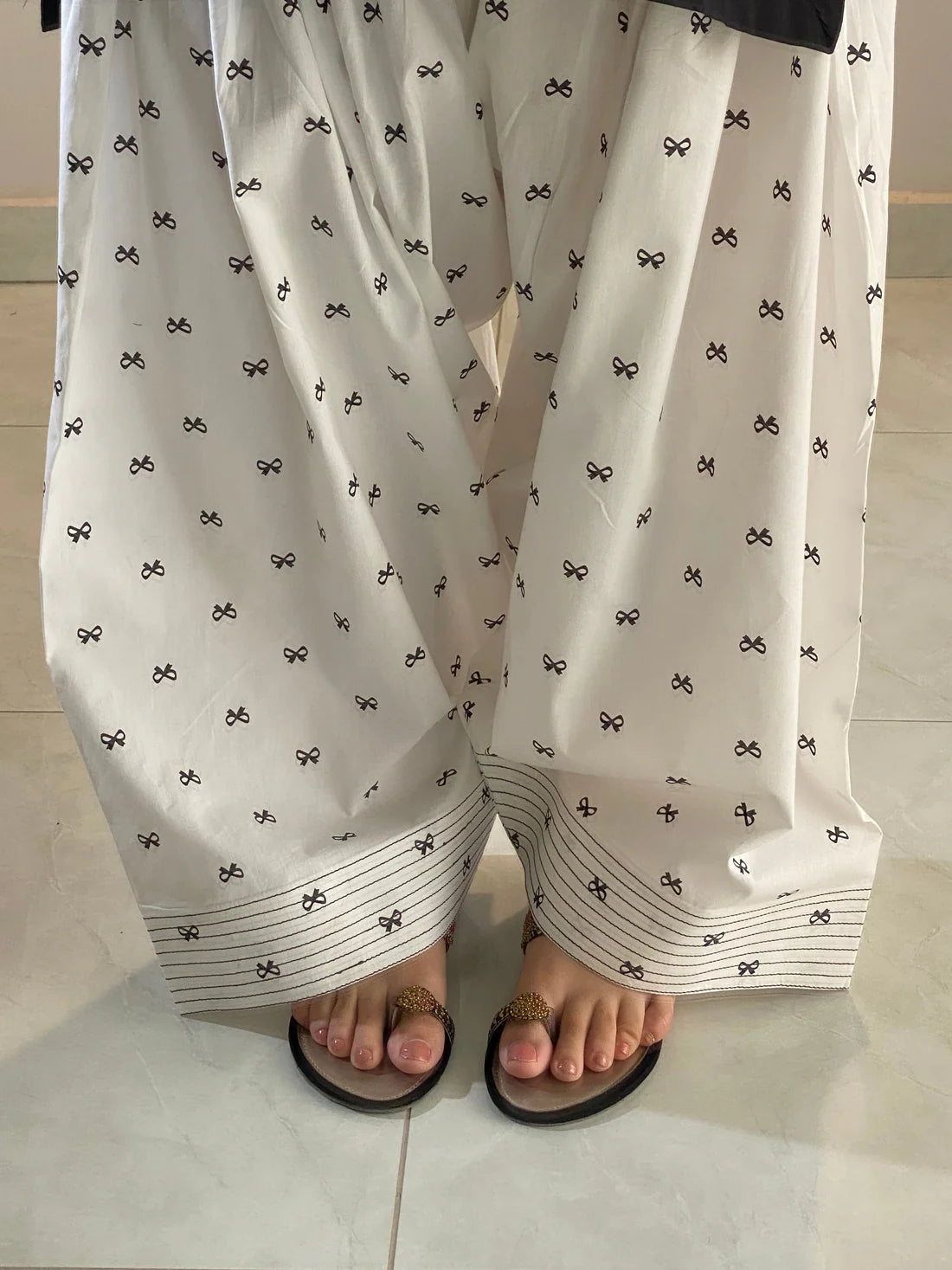 Bold in Black: Contemporary Ethnic Two-Piece Farshi Shalwar