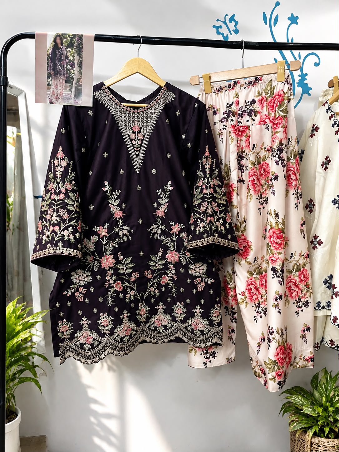 Floral Reverie - Grace in every detail - Farshi Shalwar