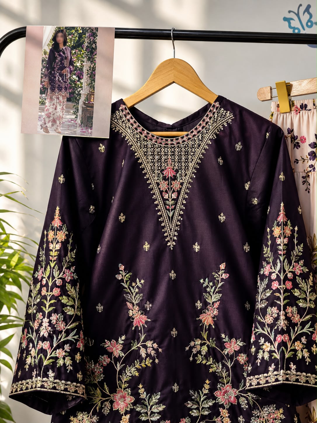 Floral Reverie - Grace in every detail - Farshi Shalwar